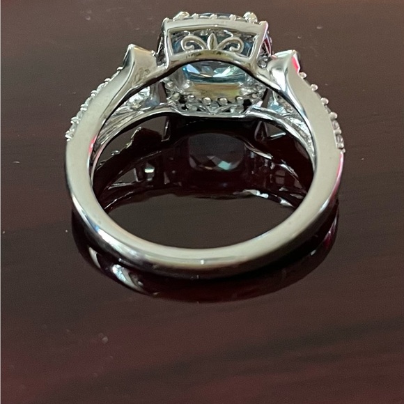 Cushion Cut 2.20ct Natural Blue Topaz Ring - Picture 3 of 9